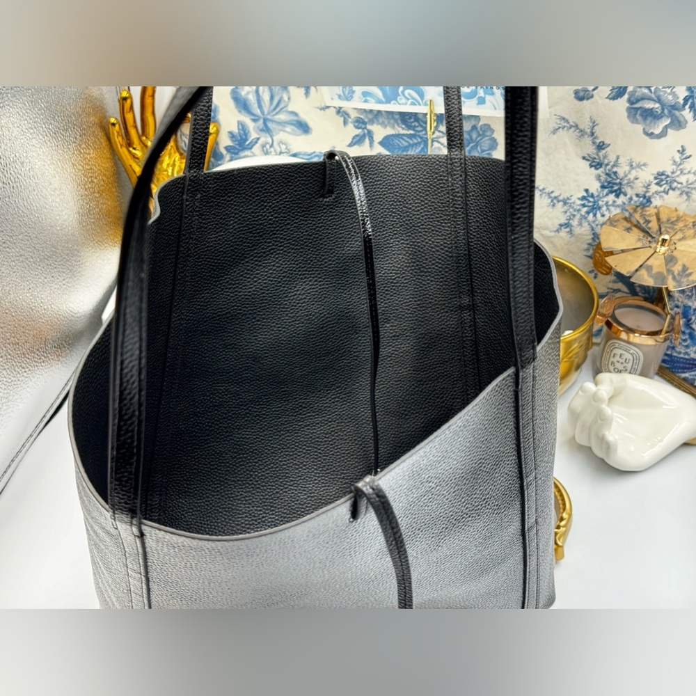 🆕 ARMANI EXCHANGE 🧿 NWOT Large Reversible Tote Bag, Black & Patent Black - Picture 5 of 11